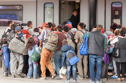 Ankunft flüchtende aus Syrien in Wien am Westbahnhof